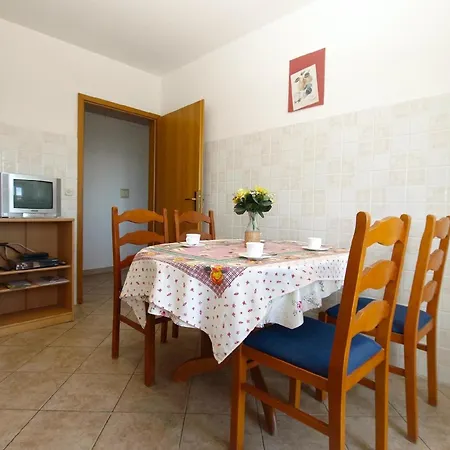 Apartment Fuer 4 Personen Ca 60 Qm In Pula, Istrien Istrische Riviera *